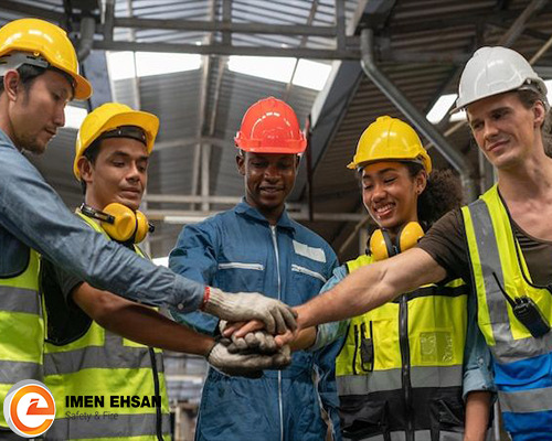 آموزش نحوه بستن کلاه ایمنی